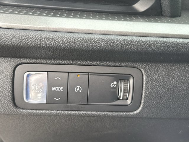 Used 2026 Chevrolet Traverse LT w/ Driver Confidence Package FWD image 18