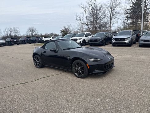 Used 2017 MAZDA MX-5 Miata Club image 19