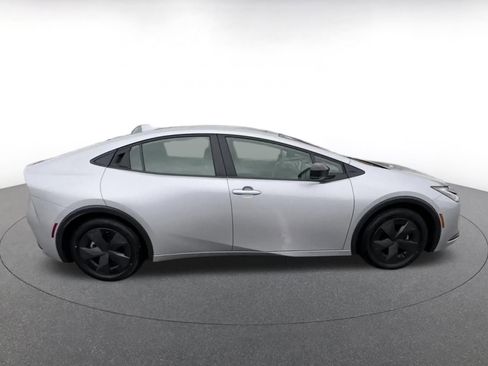 Used 2025 Toyota Prius LE image 16