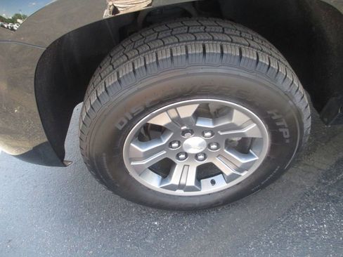 Used 2017 Chevrolet Suburban LT AWD/4WD image 15
