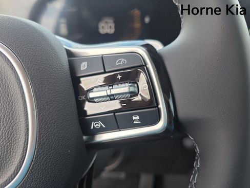 New 2026 Kia Carnival EX image 23