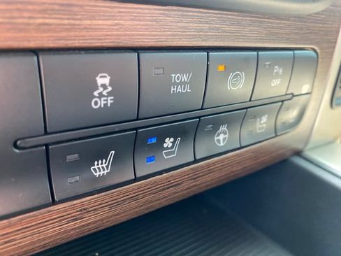 Used 2015 RAM 2500 Laramie w/ Convenience Group AWD/4WD image 34