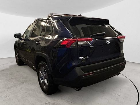 Used 2022 Toyota RAV4 XLE w/ Convenience Package AWD/4WD image 3