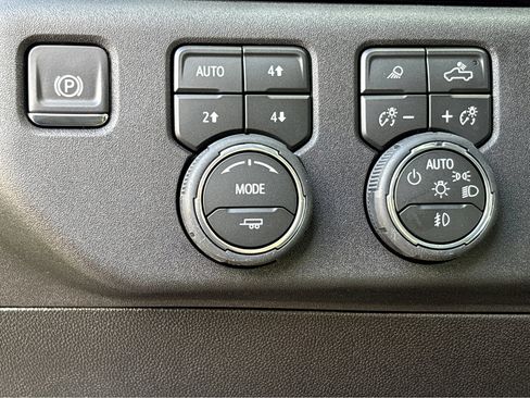 New 2026 Chevrolet Silverado 2500 LTZ w/ LTZ Convenience Package image 11