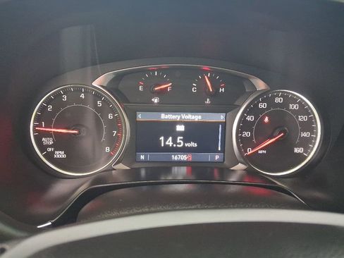 Used 2025 Chevrolet Blazer LT FWD image 2
