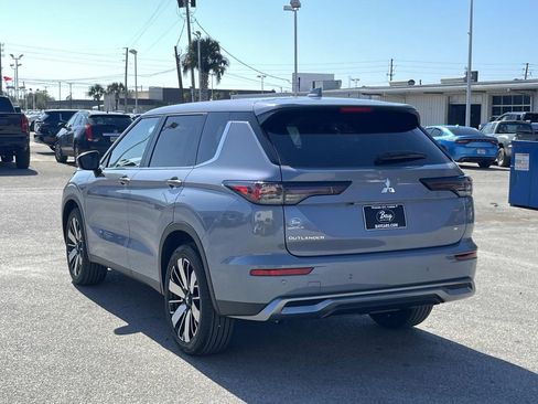 New 2026 Mitsubishi Outlander SE FWD image 3