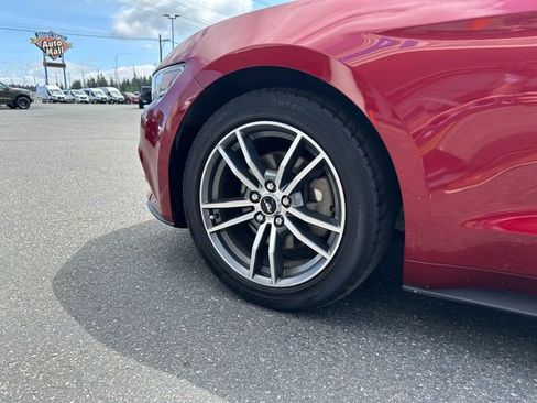 Used 2015 Ford Mustang Premium RWD image 26