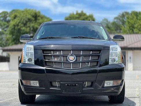 Used 2013 Cadillac Escalade Premium AWD/4WD image 2