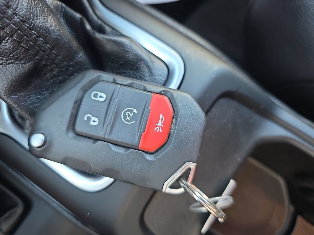 Used 2023 Jeep Gladiator Overland AWD/4WD image 30