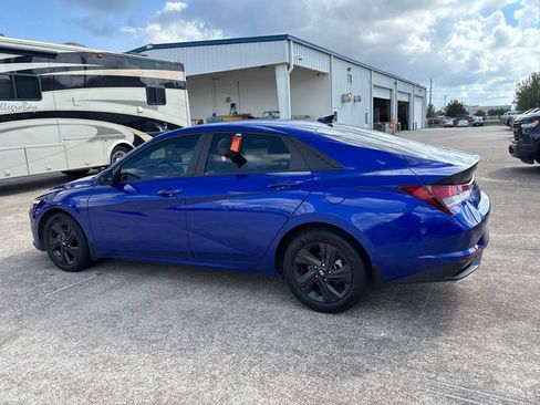 Used 2023 Hyundai Elantra SEL FWD image 8