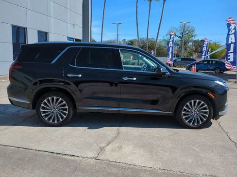 Used 2024 Hyundai Palisade Calligraphy image 3