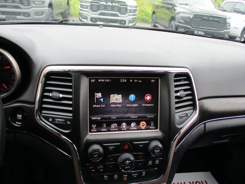 Used 2016 Jeep Grand Cherokee Limited AWD/4WD image 19