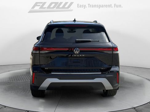 New 2026 Volkswagen Tiguan SE image 6