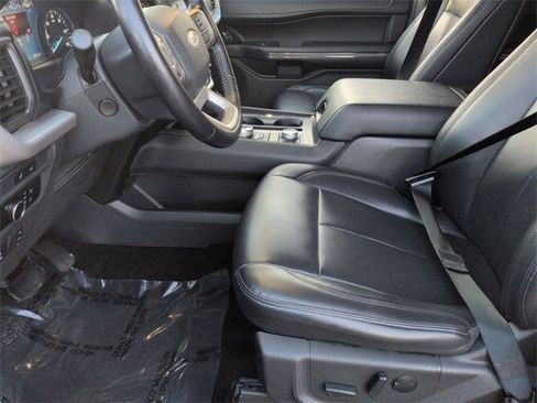 Used 2023 Ford Expedition Max XLT image 12