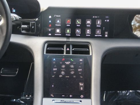 Used 2025 Porsche Taycan image 11