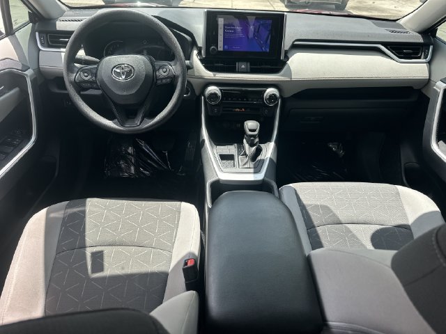 Used 2025 Toyota RAV4 XLE FWD image 18