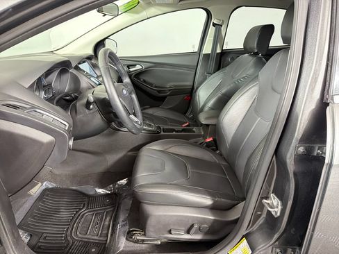 Used 2018 Ford Focus Titanium FWD image 19