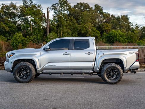 Used 2024 Toyota Tacoma TRD Sport image 5