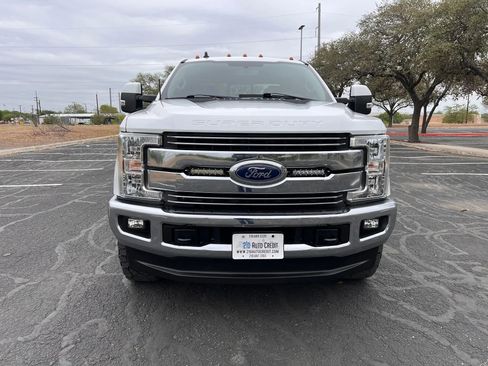 Used 2019 Ford F250 Lariat w/ Lariat Value Package image 2