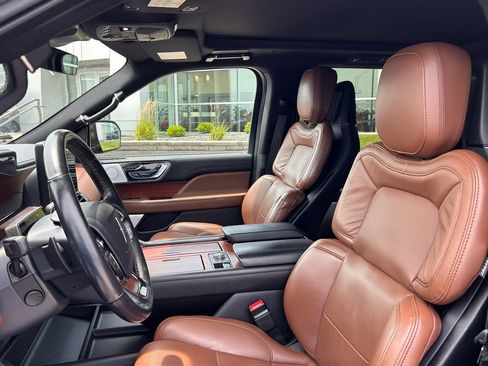 Used 2022 Lincoln Navigator L Reserve AWD/4WD image 10