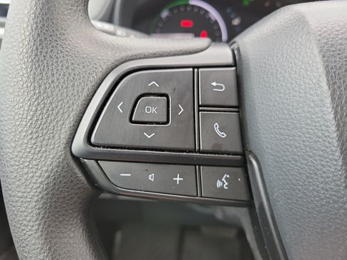 Used 2025 Toyota Sienna LE AWD/4WD image 21