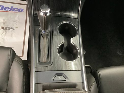 Used 2018 Chevrolet Impala LT FWD image 20