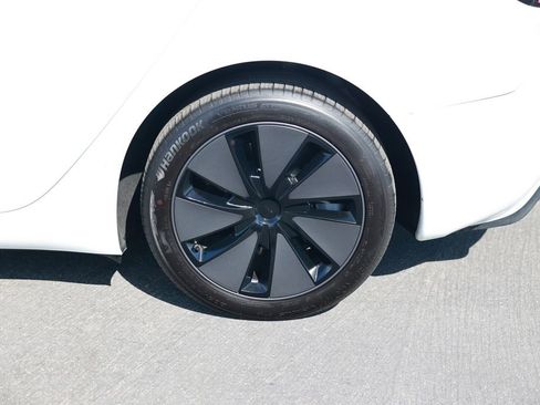 Used 2025 Tesla Model 3 Long Range AWD/4WD image 10