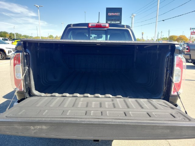 Used 2022 GMC Canyon Denali w/ Denali Black Edition Package AWD/4WD image 9