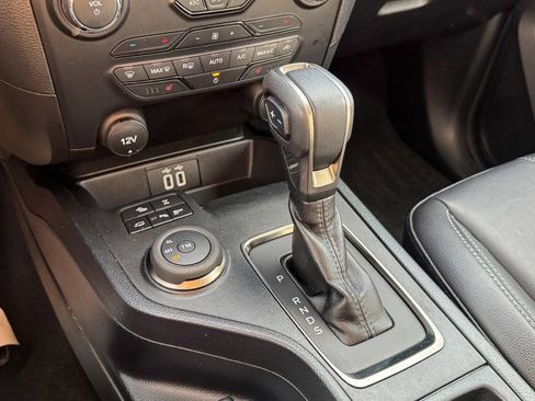 Used 2022 Ford Ranger Lariat w/ Equipment Group 501A High image 33