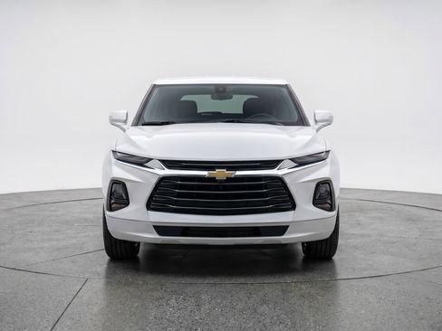 Used 2025 Chevrolet Blazer LT FWD image 2