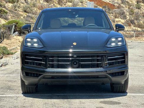 New 2025 Porsche Cayenne image 11