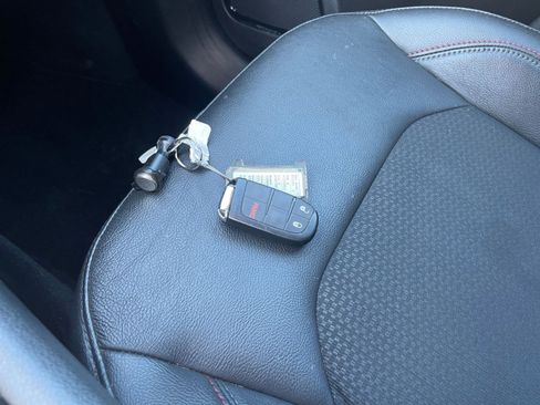 Used 2025 Jeep Compass Trailhawk image 18