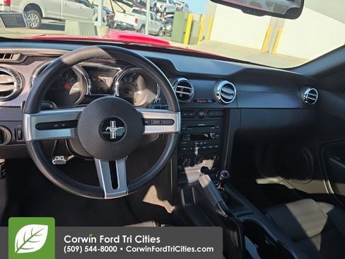 Used 2007 Ford Mustang GT Premium RWD image 2