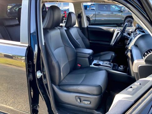 Used 2020 Toyota 4Runner SR5 Premium w/ Moonroof Package image 9