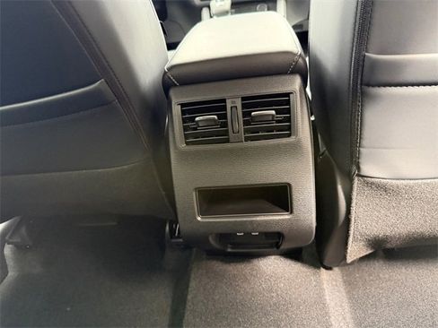 New 2025 Mitsubishi Outlander SE image 27