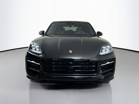 Certified 2025 Porsche Cayenne image 10