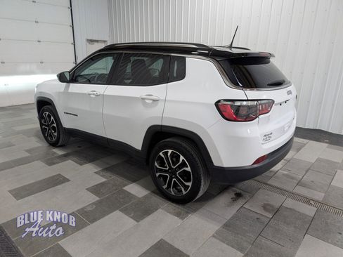 Used 2022 Jeep Compass Limited image 2
