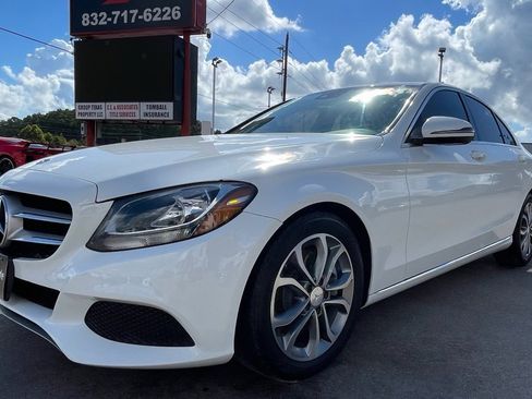 Used 2017 Mercedes-Benz C 300 Sedan image 4