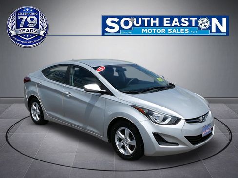 Used 2015 Hyundai Elantra SE FWD image 2