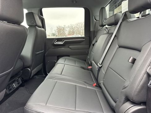 New 2026 GMC Sierra 2500 SLT AWD/4WD image 9