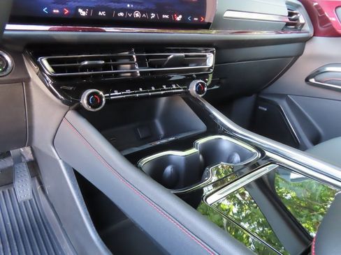 New 2026 Chevrolet Traverse Z71 w/ Enhanced Driving Package image 6