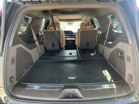 Used 2021 Cadillac Escalade ESV Premium Luxury image 34