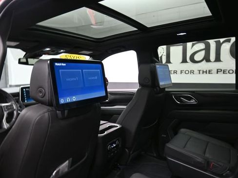 Used 2022 Chevrolet Suburban LT w/ LT Signature Plus Package image 26