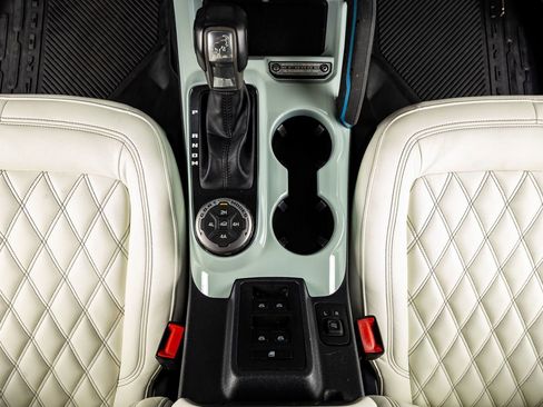 Used 2022 Ford Bronco Wildtrak image 27