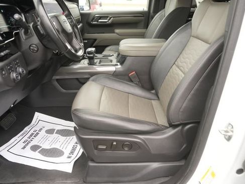 Used 2023 Chevrolet Silverado 1500 ZR2 w/ Technology Package image 9
