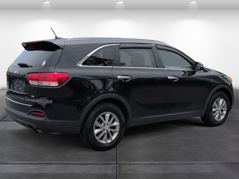 Used 2016 Kia Sorento FWD image 5