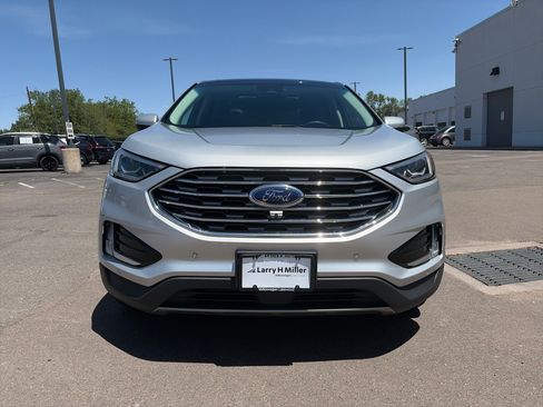 Used 2019 Ford Edge Titanium w/ Equipment Group 301A AWD/4WD image 3