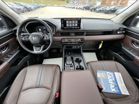 Used 2025 Honda Pilot Elite image 28