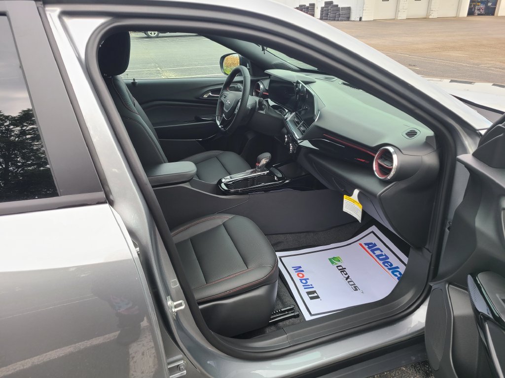 New 2026 Chevrolet Trax RS w/ Driver Confidence Package FWD image 11