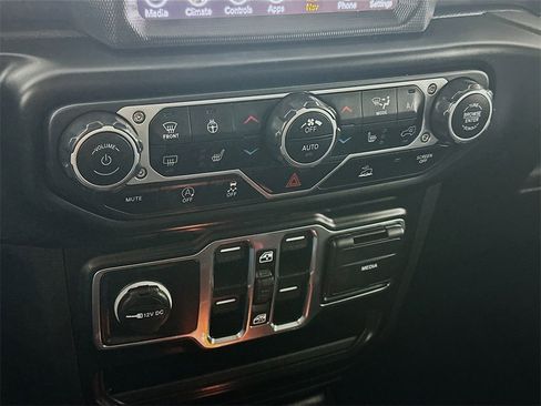 Used 2023 Jeep Wrangler Altitude image 18